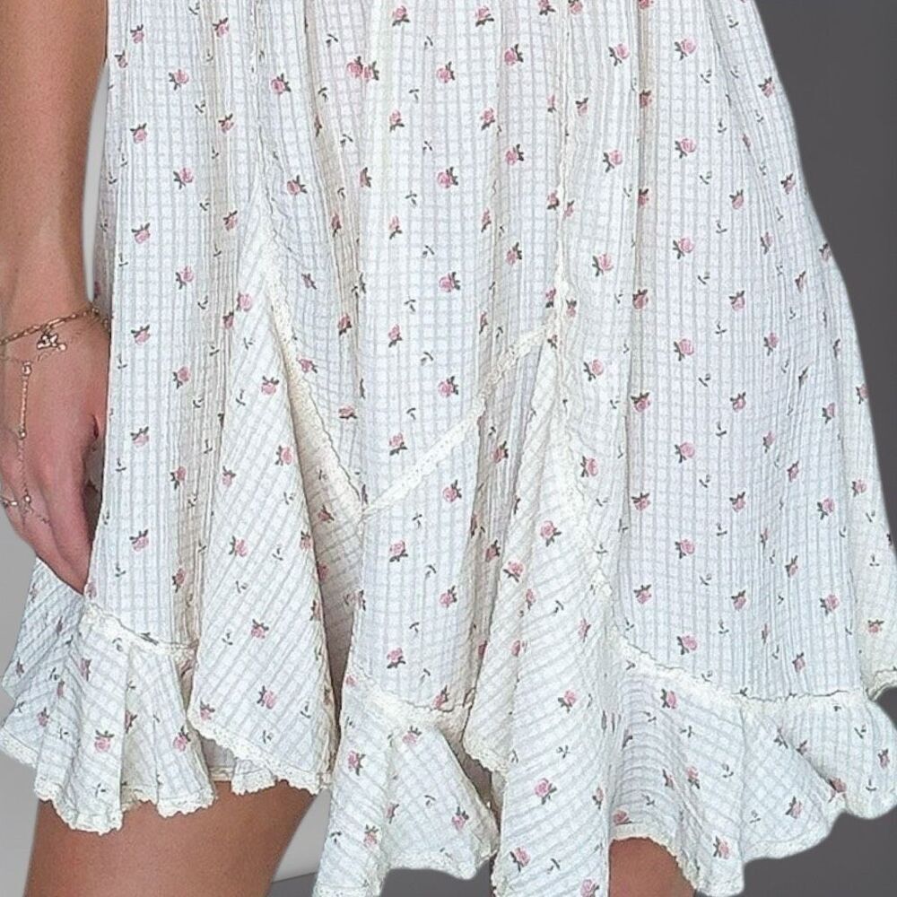 POL Mini Dress Ivory Floral Ruffle Hem Cami Beach Sundress NEW - Picture 12 of 17